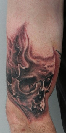 Ty McEwen - skull tattoo